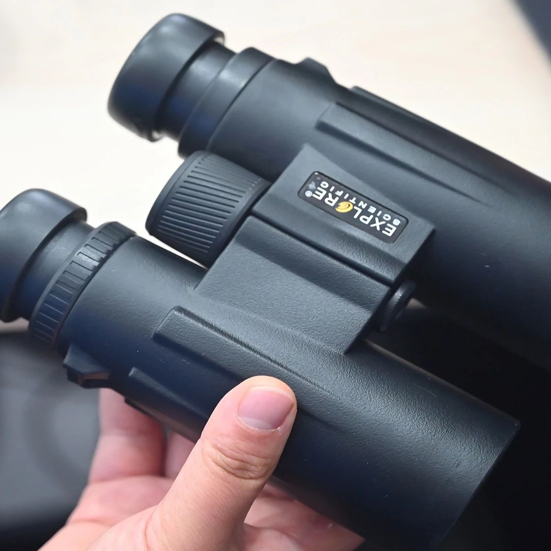 High Power 10x42 Binoculars Portable Outdoor Bird Watching product detail 4